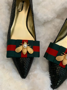 Designer Inspired Red and Green Bee Shoe Clips, Red and Green Bow Shoe –  Couture De South