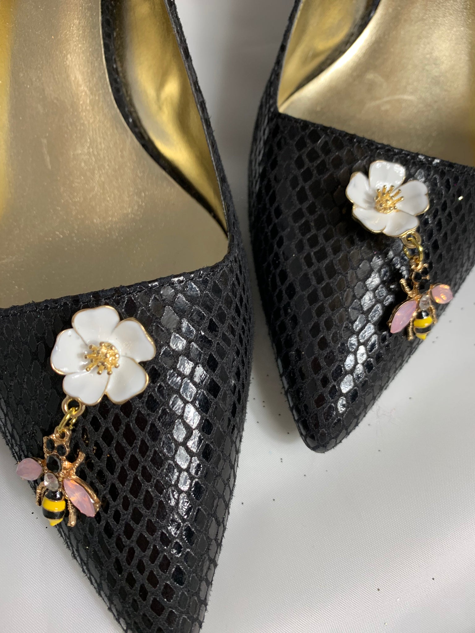Magic Shoe Charms , Clip-less Bee Clips , Dogwood and Bee Shoe Magnets –  Couture De South